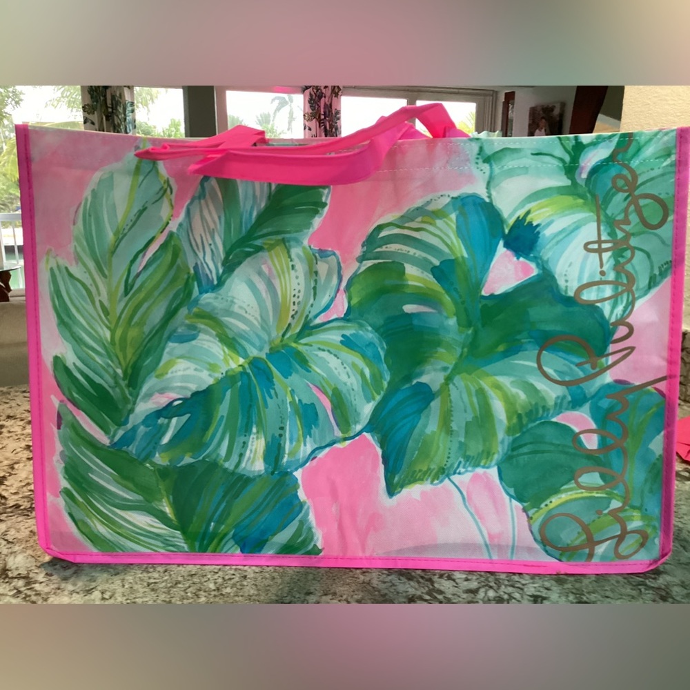 NWT Lilly Pulitzer large shopping vinyl tote